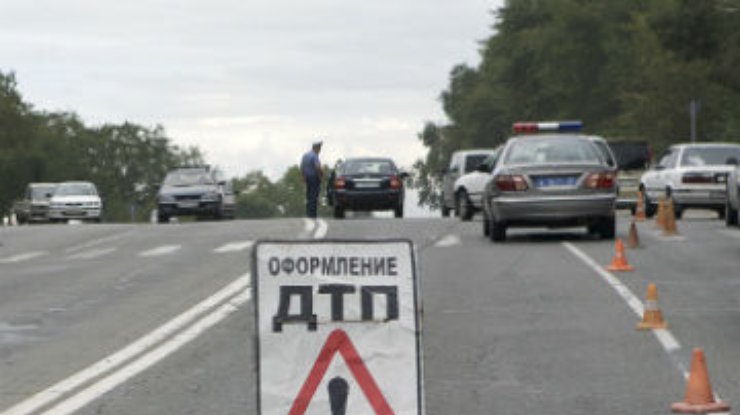 На Тернопольщине "Мерседес" протаранил автобус: Погиб человек, десятеро раненых