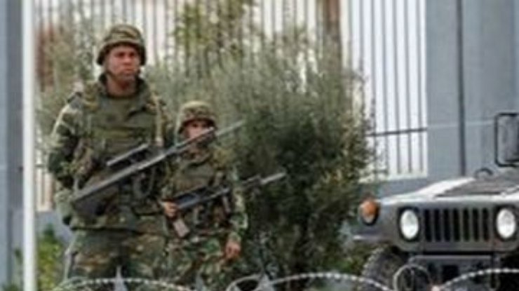 Военные Туниса объявили центр столицы военной зоной