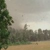 Итальянцы запечатлели торнадо на камеру