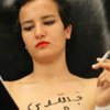 В Тунисе активистку Femen освободили из тюрьмы