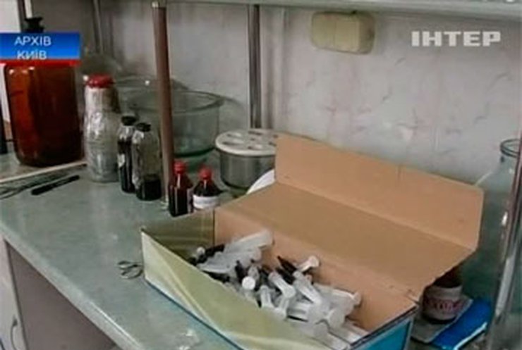 В Киеве медсестру поймали на торговле наркотиками