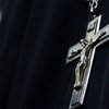 Воры вынесли из дома священника на Черниговщине по сто тысяч евро, долларов и гривен