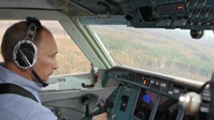 Путин прилетел на молодежный форум на самолете-амфибии
