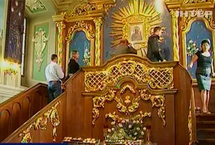 В Прикарпатье готовятся к празднику чудотворной иконы Богородицы