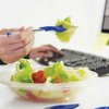 Обеды в офисе повышают продуктивность труда, - доктор