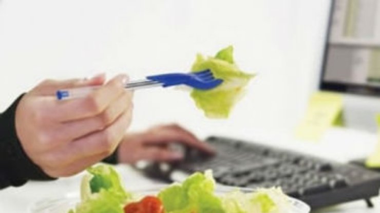 Обеды в офисе повышают продуктивность труда, - доктор