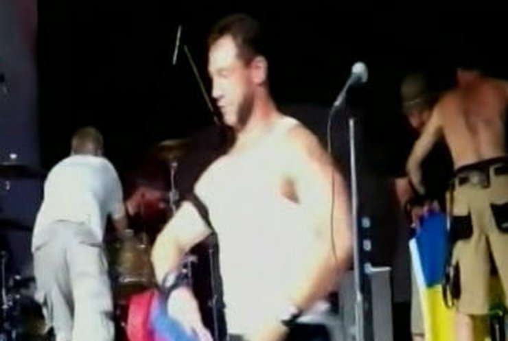 Участник группы Bloodhound Gang надругался над флагом РФ