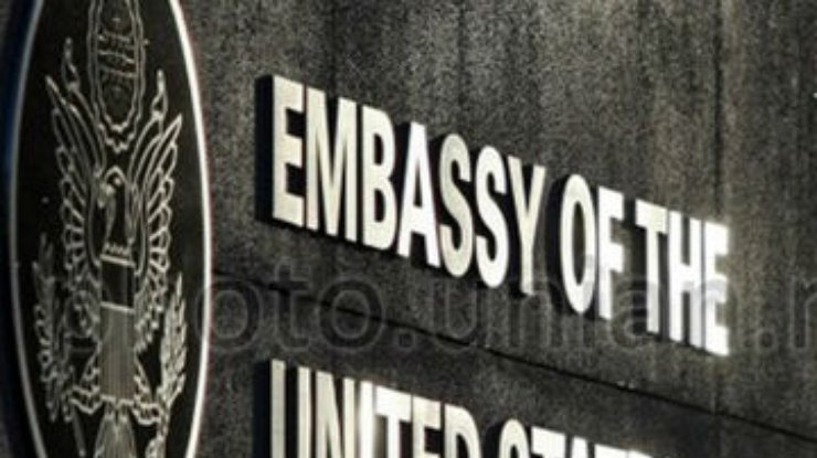 США закрыли 17 посольств из-за угроз терактов