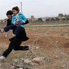 Тысячи сирийцев пытались прорваться через границу Турции