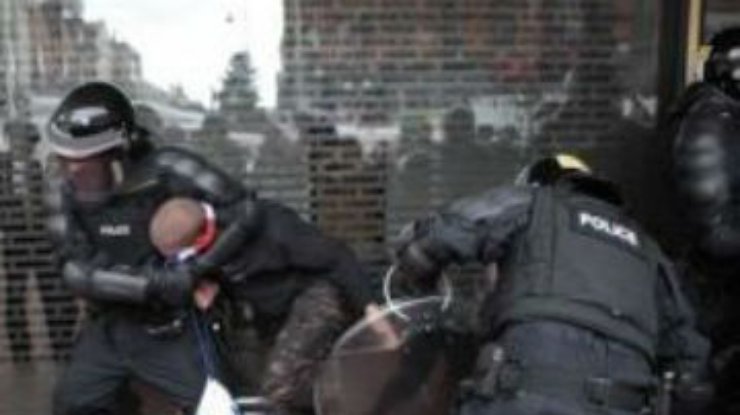 Беспорядки в Белфасте: пострадали 56 полицейских