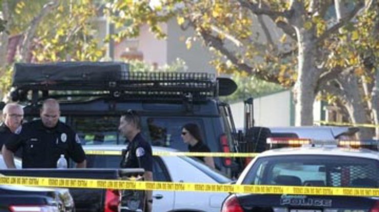 При падении самолета на жилые дома в США погибли 4 человека