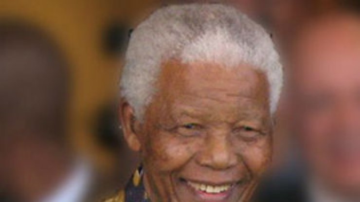 Мандела стабильно идет на поправку, - власти ЮАР