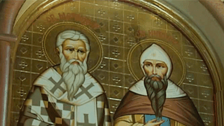 В черниговском храме замироточили иконы