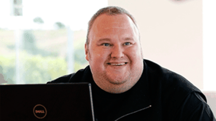 Создатель Megaupload обещает защитить e-mail от слежки США