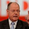 Предвыборная гонка в Германии: Штайнбрюк обвиняет Меркель в непонимании кризиса
