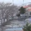 Новое видео цунами в Японии: Волна смывает город