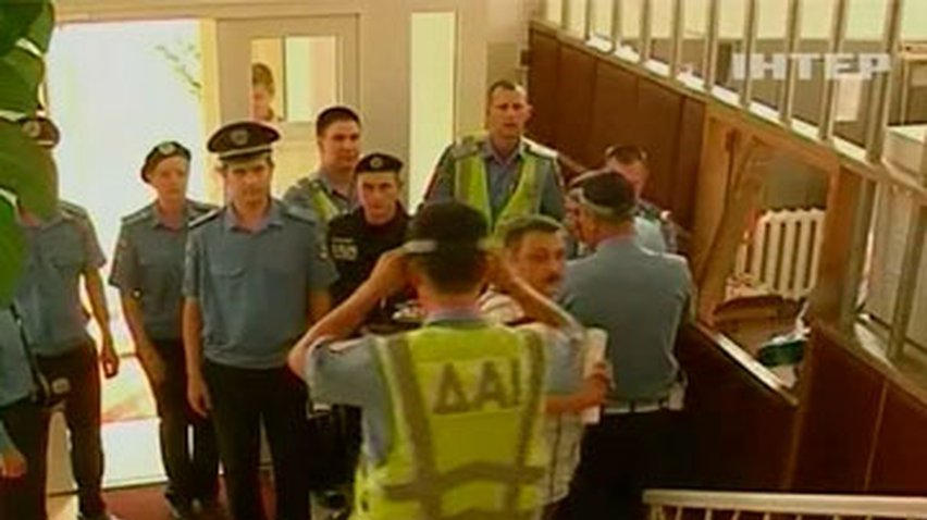 В Луганске водителя, сбившего девочку на переходе, возьмут под охрану