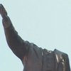 Вандалы обезглавили памятник Ленину в Бердичеве