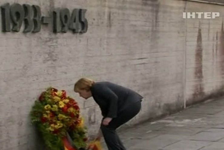 Меркель впервые посетила концлагерь "Дахау"