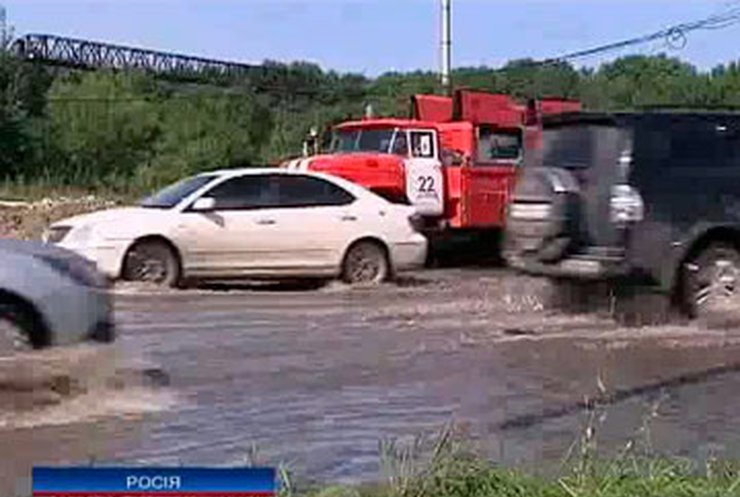 Разлившийся Амур грозит Хабаровску наводнением