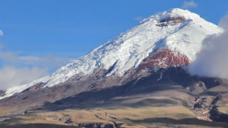 Президент Эквадора совершил восхождение на высочайший вулкан