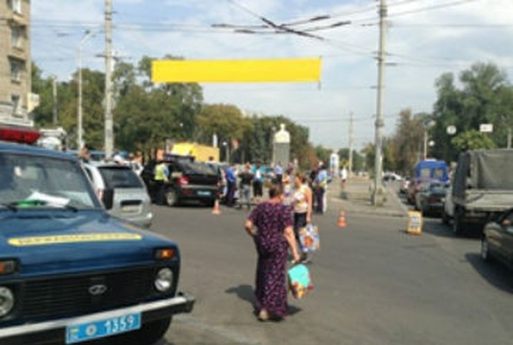 В Днепропетровске водитель сбил памятник и пытался удрать на маршрутке