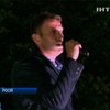 Навальный встретился с избирателями и получил яблоко от полиции