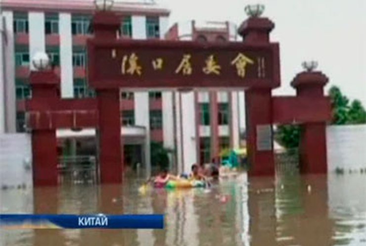 Индию и Китай топят мощные наводнения