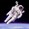 Ради полета в космос бельгиец уже полгода живет в костюме космонавта