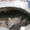 В Херсоне под колесами троллейбуса провалилась дорога