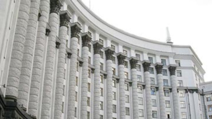 Нескольких министров Азарова осенью могут уволить, - эксперт