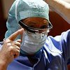 Google Glass завоевывает позиции в медицине: Хирург провел операцию, совещаясь с коллегой