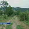 Жительница буковинского села с землей продала дорогу к дому