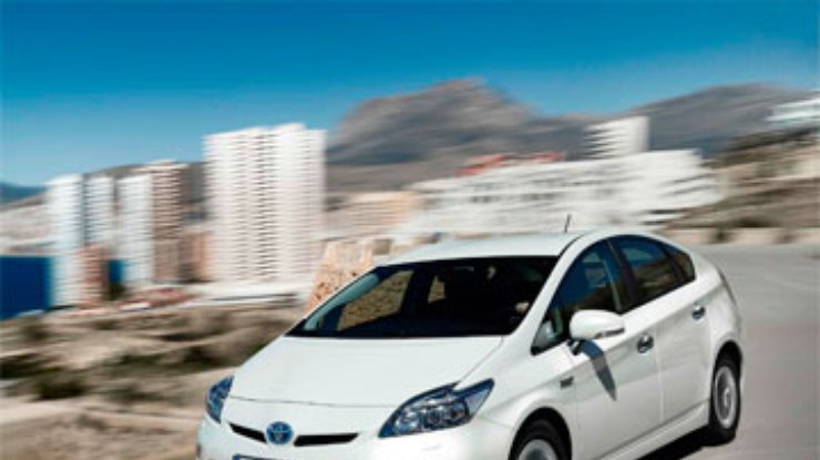 Toyota Prius следующего поколения получит беспроводную зарядку
