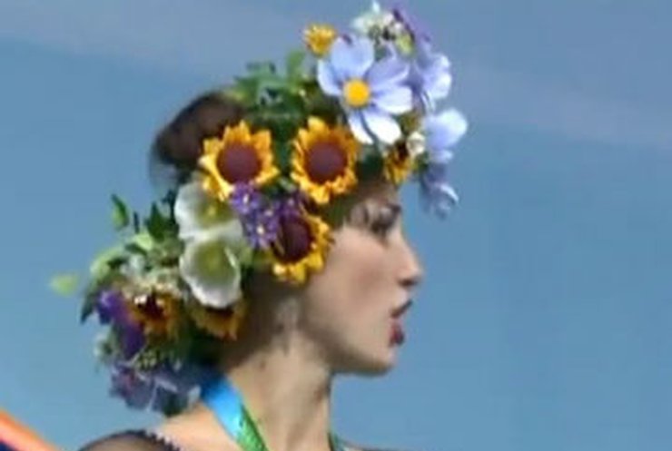 Украинской гимнастке вручили золото под российский гимн