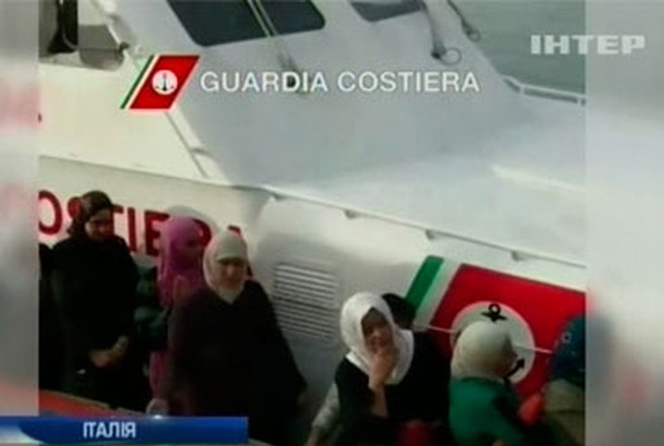 У сирийской беженки начались роды на катере в Средиземном море