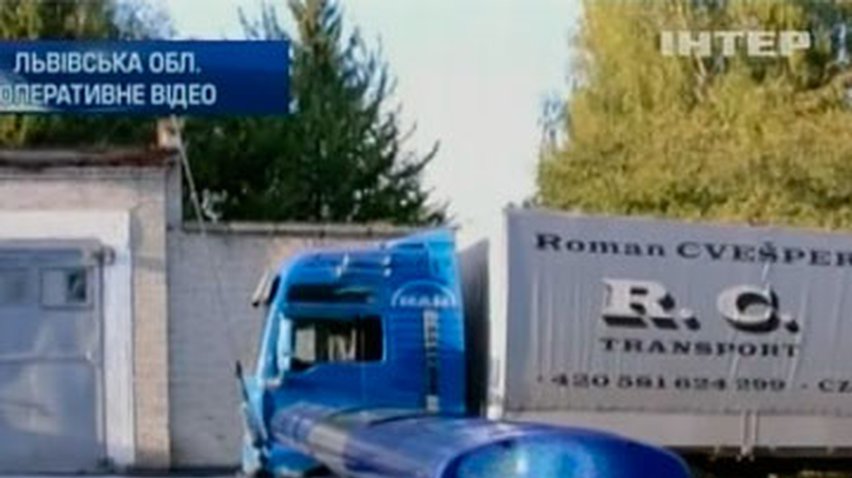На Львовщине задержали два грузовика с контрафактным табаком