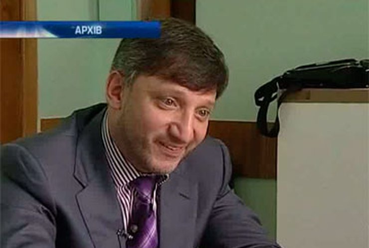 "Доктор Пи" порезал себе вены из-за курящего сокамерника