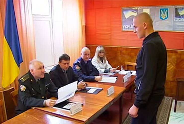 Последний призыв: В Минобороны назвали число новобранцев