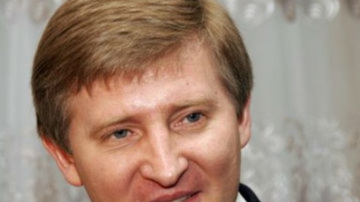 Ахметов подарил своей родной школе новый корпус и футбольное поле за 47 миллионов гривен