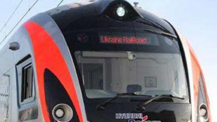 "Хюндай" снова сломался: Поезд "Донецк-Киев" опоздал на 1,5 часа
