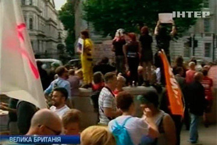 Массовые протесты геев охватили мир перед саммитом G20 в России