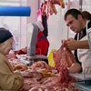 Санитарные врачи годами брали взятки на 35 рынках Киева
