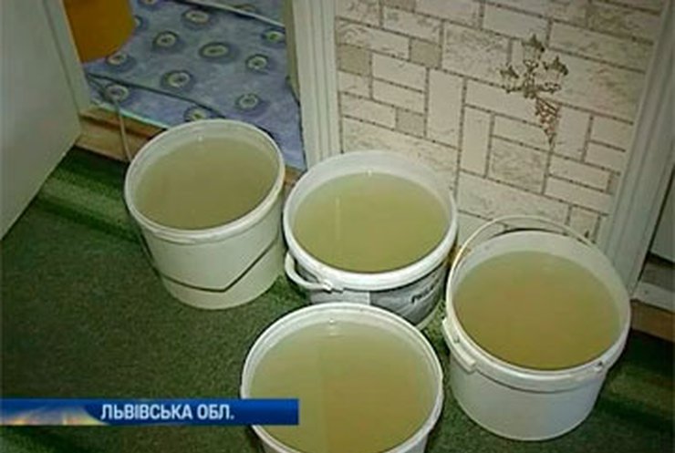Борислав третий день остается без воды