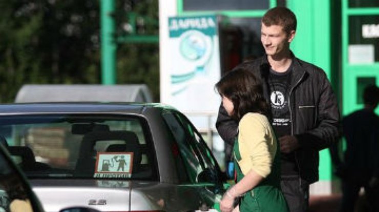 Беларусь приостановила поставку бензина в Россию