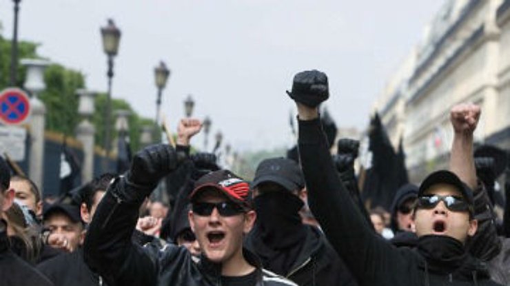 В ходе протестов в Лондоне задержали более 160 националистов и антифашистов