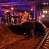 В Киеве две пьяные женщины на Audi чуть не попали под поезд
