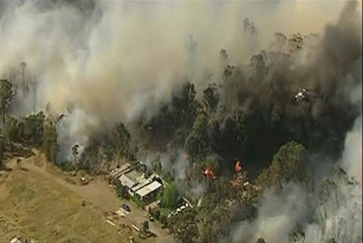 В Австралии, несмотря на зиму, бушуют лесные пожары