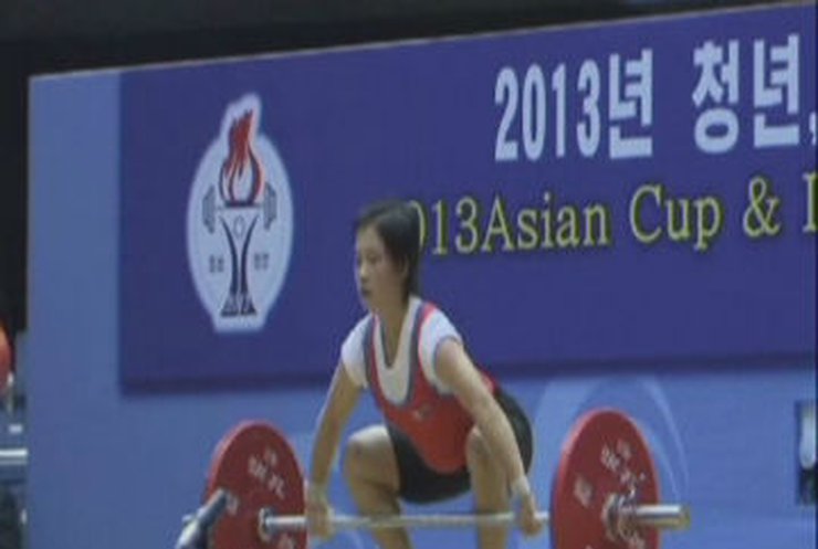 Тяжелоатлеты соревнуются на Кубке Азии в КНДР