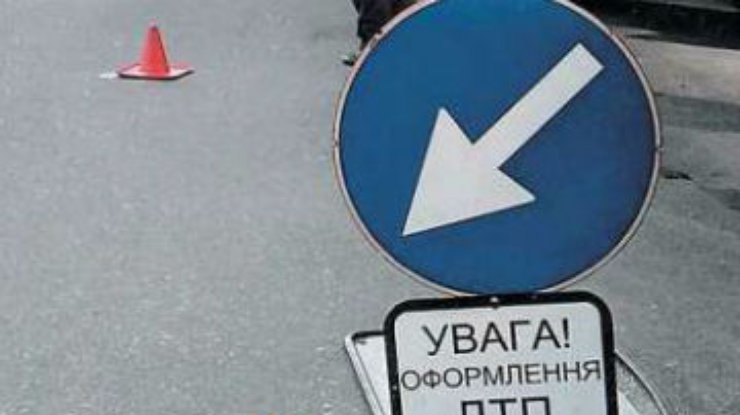 Во Львове "Таврия" врезалась в автобус, погиб человек